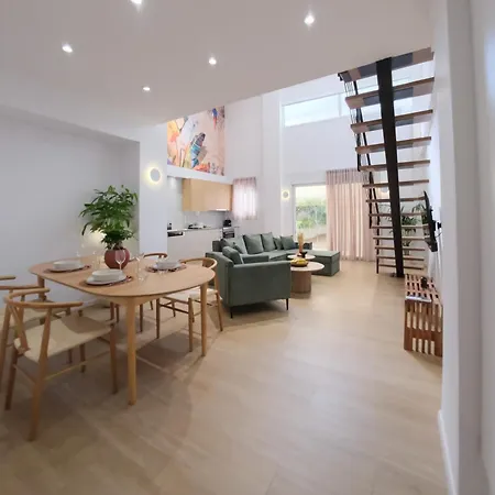 アパート Hanim 2br Loft - Garden & Indoor Parking ハニア